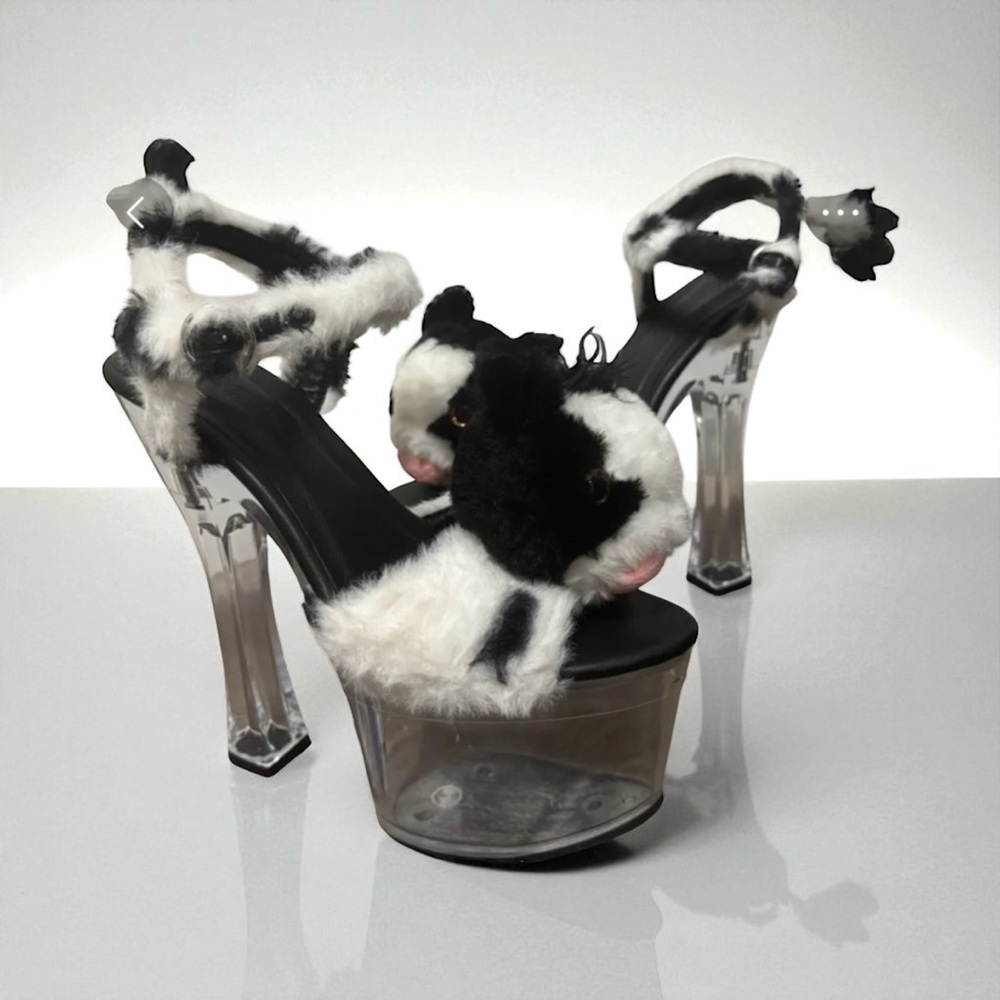 NWOB Dolls Kill / Sugar Thrillz Cow Plush Paws Platform Heels Size 7 Halloween